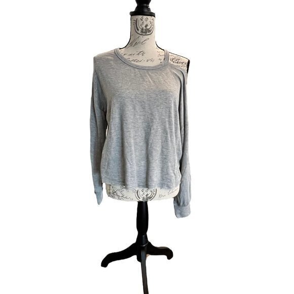 BUNDLE 3 FOR $18- NWT‎ Inspired Hearts Grey Sweatshirt Off Shoulder Junior MED - Picture 1 of 12